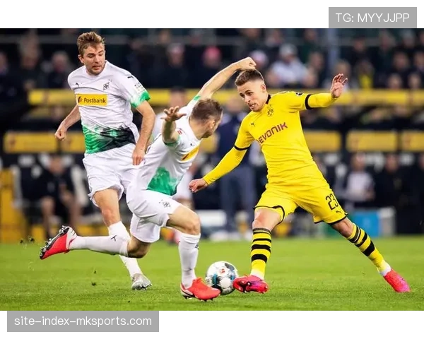 柏林联合定位球战术制胜拜仁 中卫多基进攻端作用凸显